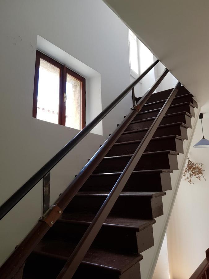 Captain'S Residence Ровин Екстериор снимка